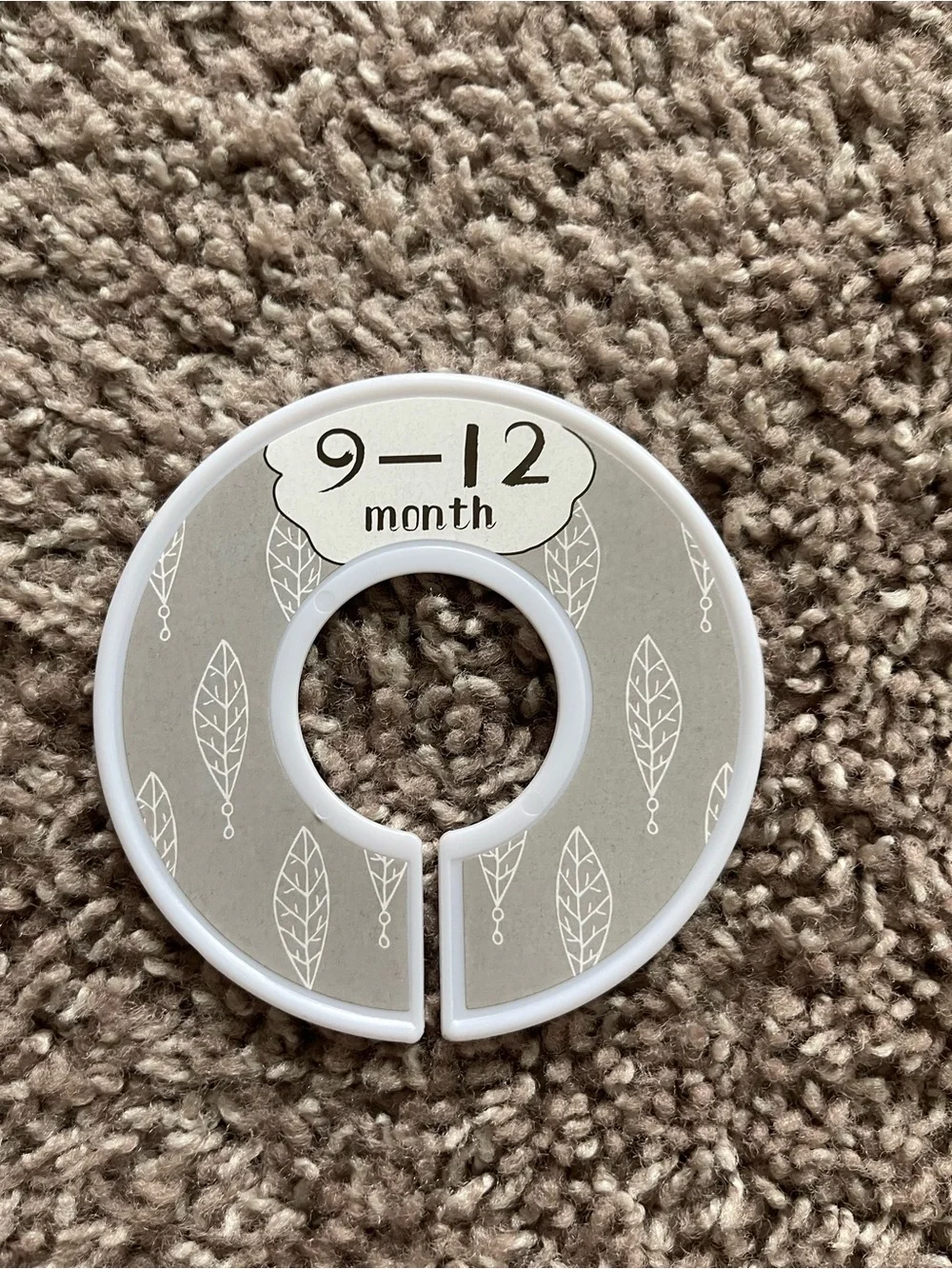 Neutral Baby Closet Dividers - Monthly Size Labels (Newborn to 12 Months)
